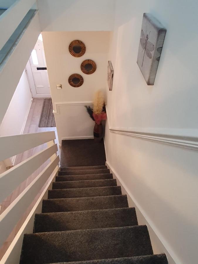 Bv Luxury Spacious 3 Bedroom House At Isaac Close Manchester Buitenkant foto