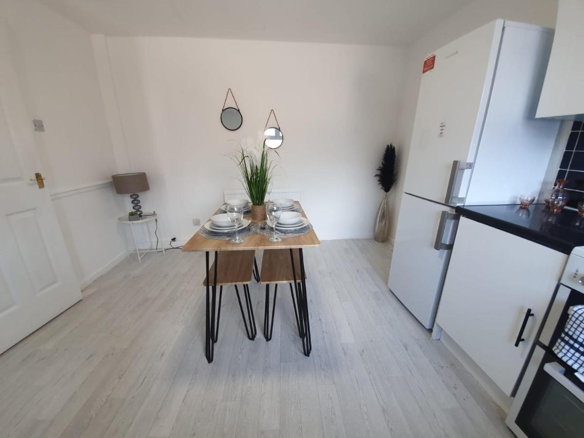 Bv Luxury Spacious 3 Bedroom House At Isaac Close Manchester Buitenkant foto