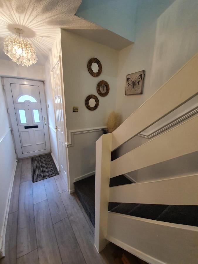Bv Luxury Spacious 3 Bedroom House At Isaac Close Manchester Buitenkant foto