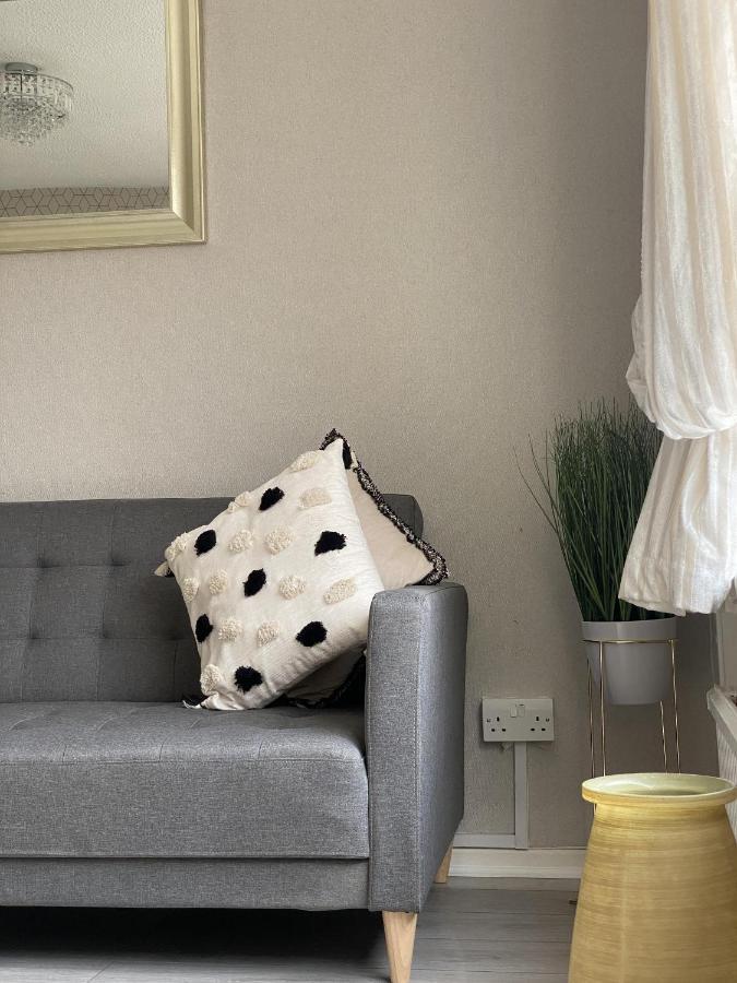 Bv Luxury Spacious 3 Bedroom House At Isaac Close Manchester Buitenkant foto