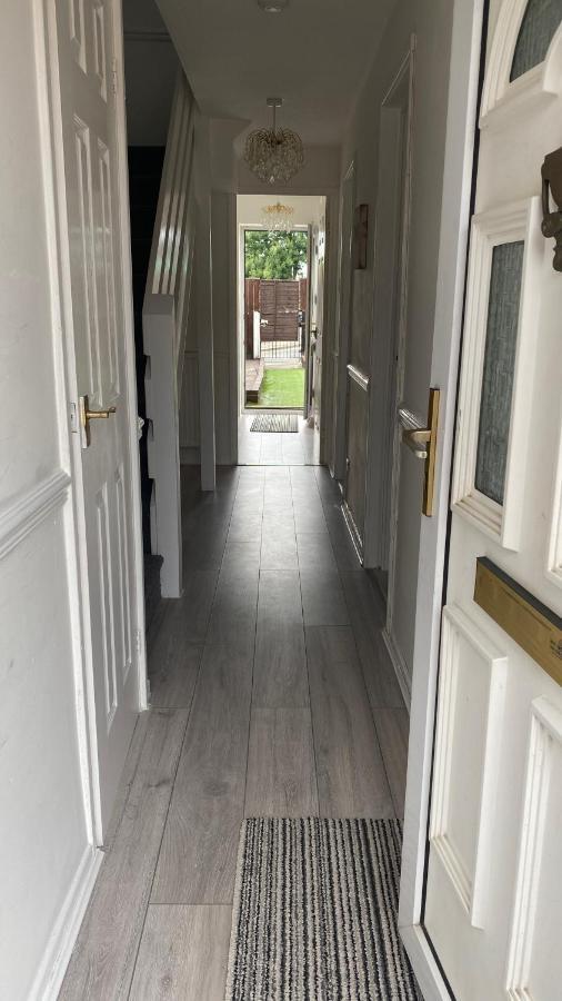 Bv Luxury Spacious 3 Bedroom House At Isaac Close Manchester Buitenkant foto