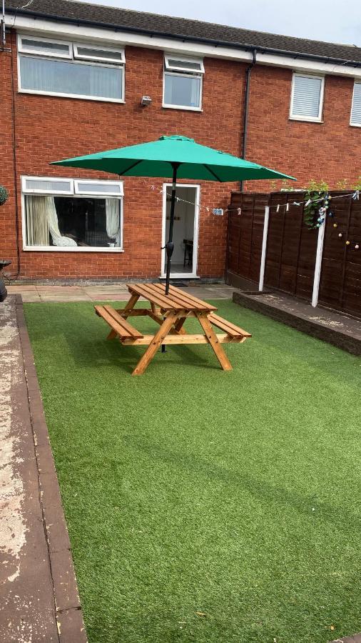 Bv Luxury Spacious 3 Bedroom House At Isaac Close Manchester Buitenkant foto