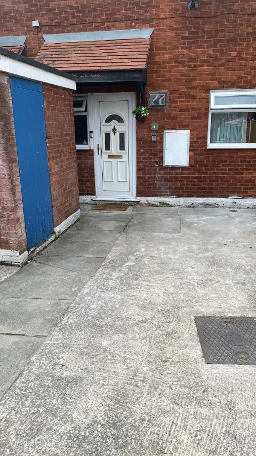 Bv Luxury Spacious 3 Bedroom House At Isaac Close Manchester Buitenkant foto