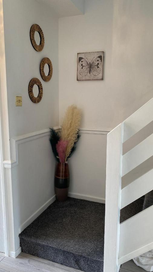 Bv Luxury Spacious 3 Bedroom House At Isaac Close Manchester Buitenkant foto