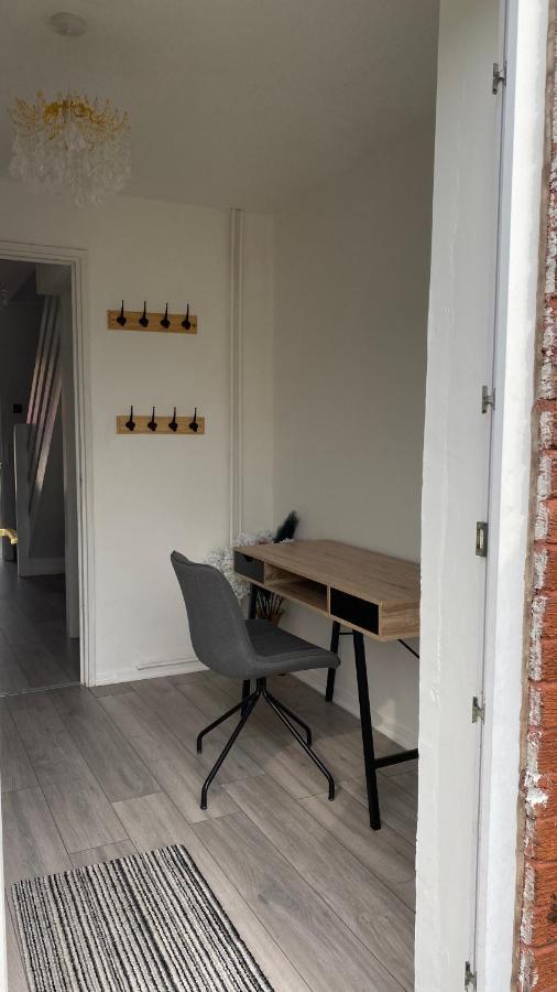Bv Luxury Spacious 3 Bedroom House At Isaac Close Manchester Buitenkant foto