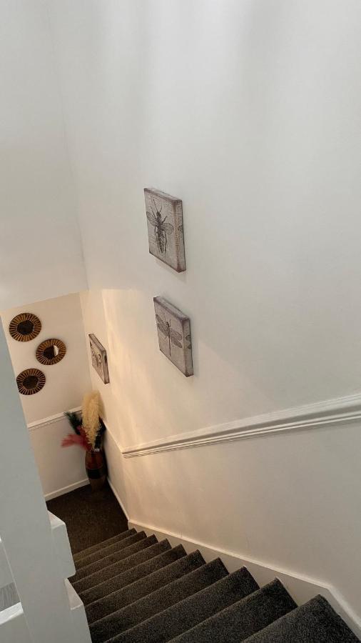 Bv Luxury Spacious 3 Bedroom House At Isaac Close Manchester Buitenkant foto
