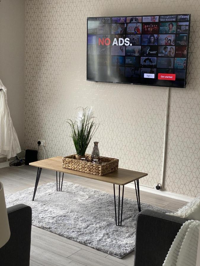 Bv Luxury Spacious 3 Bedroom House At Isaac Close Manchester Buitenkant foto