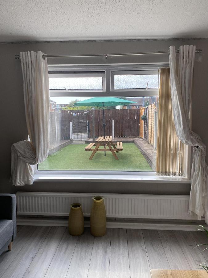 Bv Luxury Spacious 3 Bedroom House At Isaac Close Manchester Buitenkant foto
