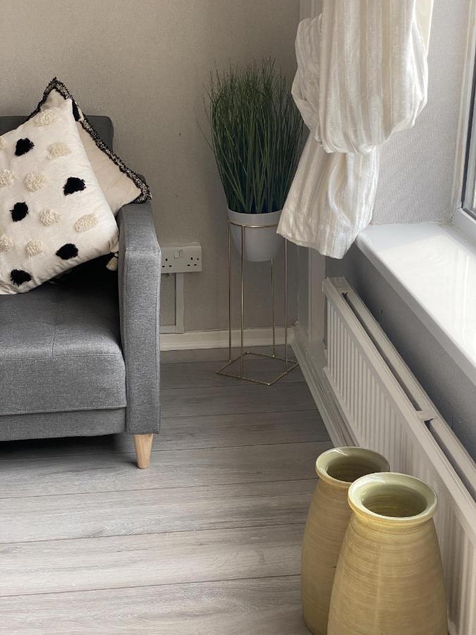Bv Luxury Spacious 3 Bedroom House At Isaac Close Manchester Buitenkant foto