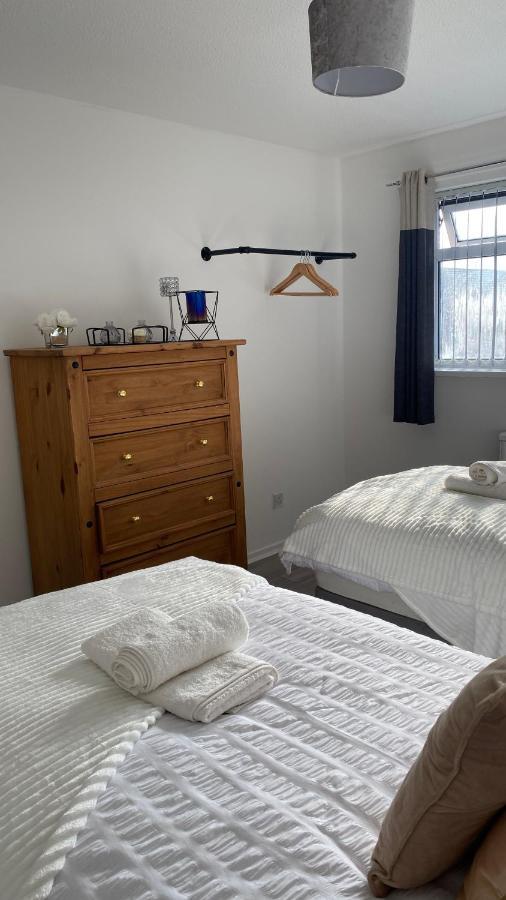 Bv Luxury Spacious 3 Bedroom House At Isaac Close Manchester Buitenkant foto