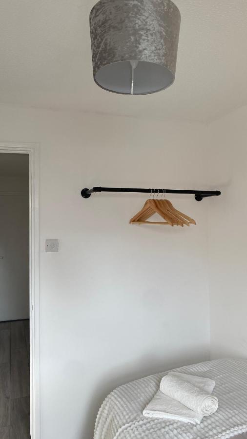 Bv Luxury Spacious 3 Bedroom House At Isaac Close Manchester Buitenkant foto